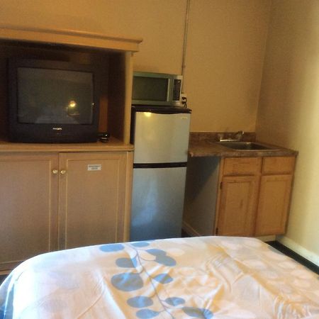 Palace Inn Motel ซาร์เนีย ภายนอก รูปภาพ