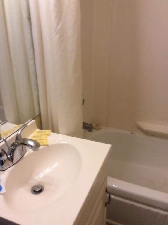Palace Inn Motel ซาร์เนีย ภายนอก รูปภาพ